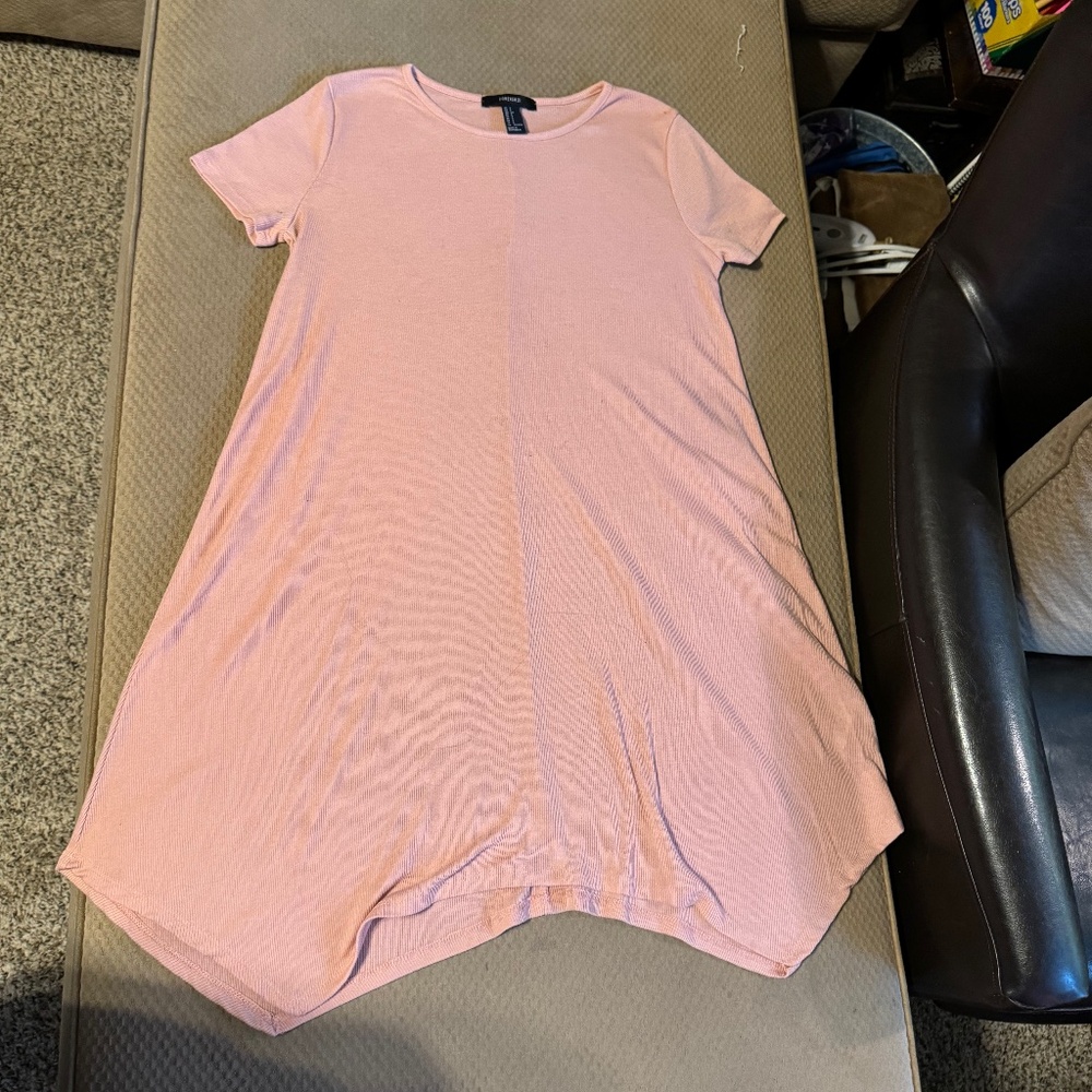 pinky flowy dress